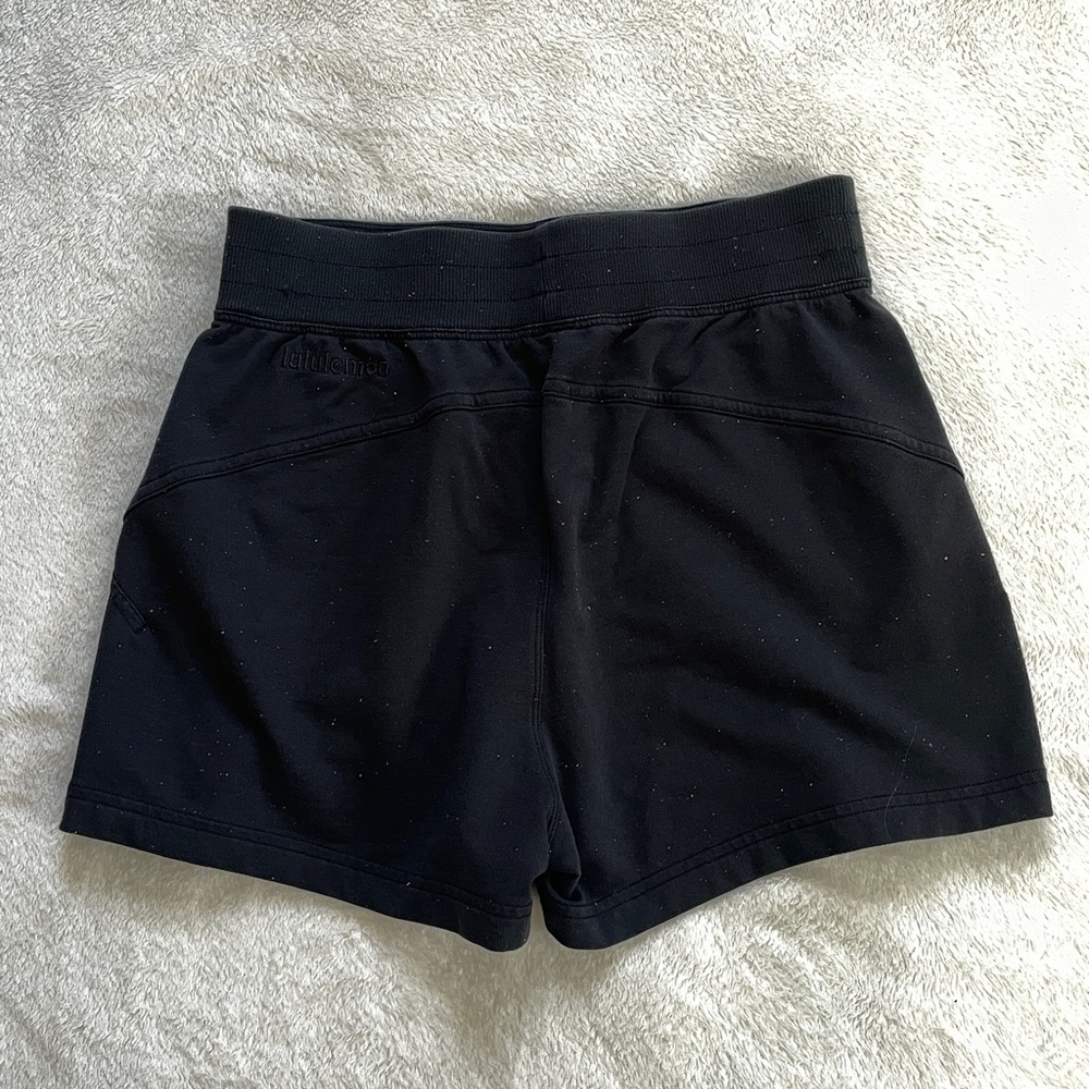 Lululemon Black High-Waisted Shorts - Picture 5 of 5